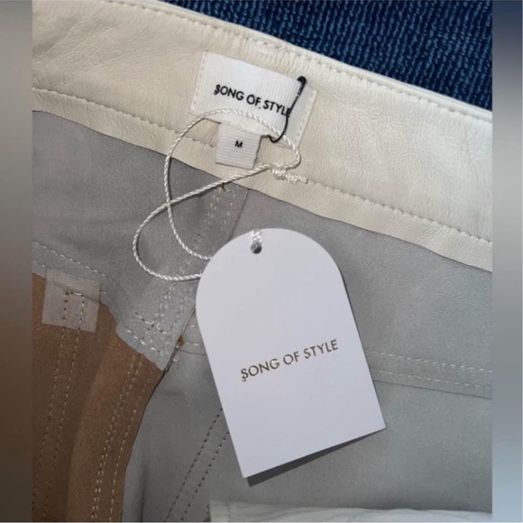 Song of Style Two-Tone Leather Mini Skirt - Cream and White - Picture 6 of 9